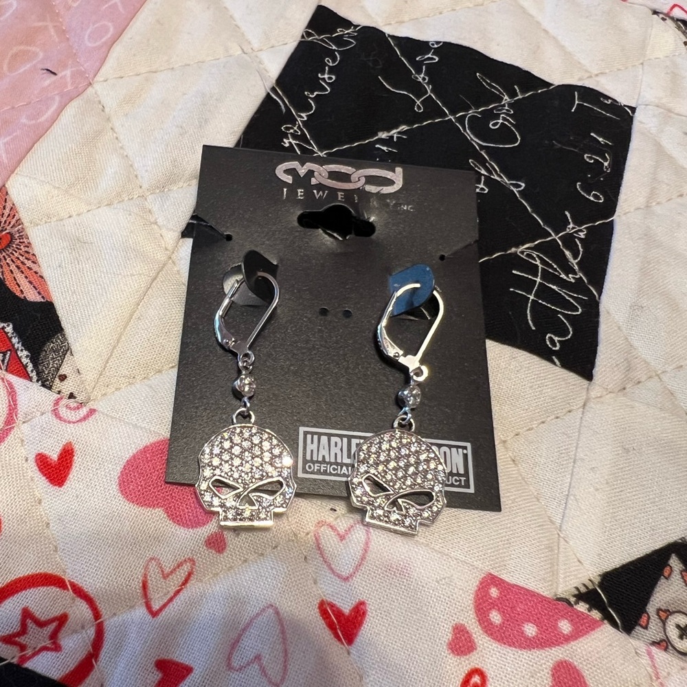 Harley-Davidson® Women's Earrings, Bling Willie G Skull Dangles, MOD 925 Silver - Picture 2 of 11